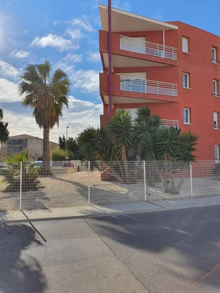 Logement Entier, Calme, Hyper Equipe Saint-Laurent-de-la-Salanque Exterior photo